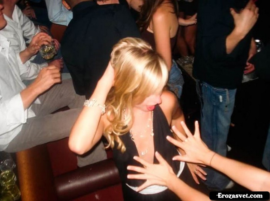 Пьяные мутят секс на вечеринке 