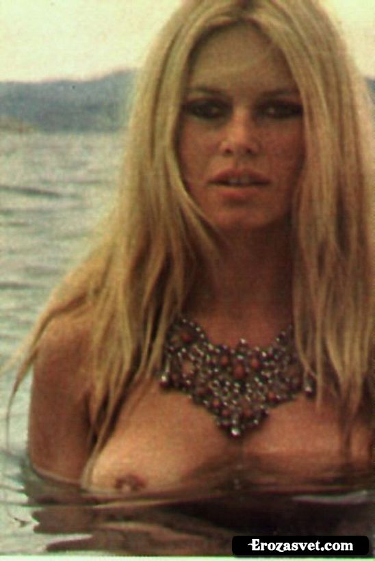 Bardot Brigitte (Брижит Бардо) голая на откровенных фотографиях