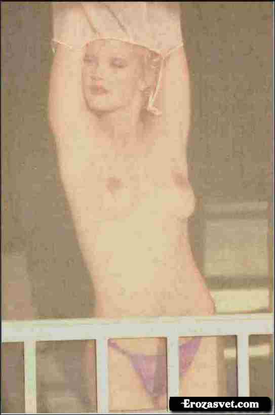 Barrymore Drew (Дрю Бэрримор) голышом на эро фото