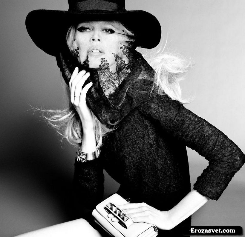 Клаудиа Шиффер (Claudia Schiffer) на эро фото для журнала Vogue Spain (сентябрь 2011)
