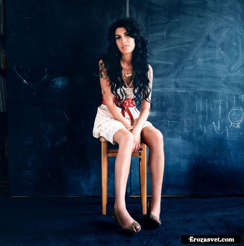Эми Уайнхаус (Amy Winehouse) на эро фото для альбома Back to Black (2006)