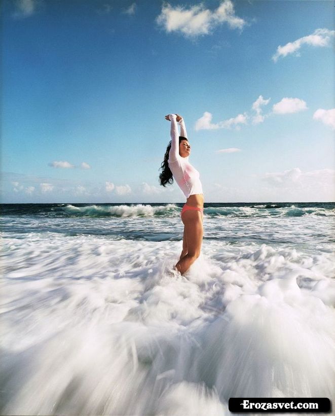 Эванджелин Лилли (Evangeline Lilly) на эро фото для журнала Self (апрель 2005)