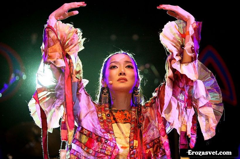 Китайская народная певица Sa Dingding (32 фото, 6 видео)