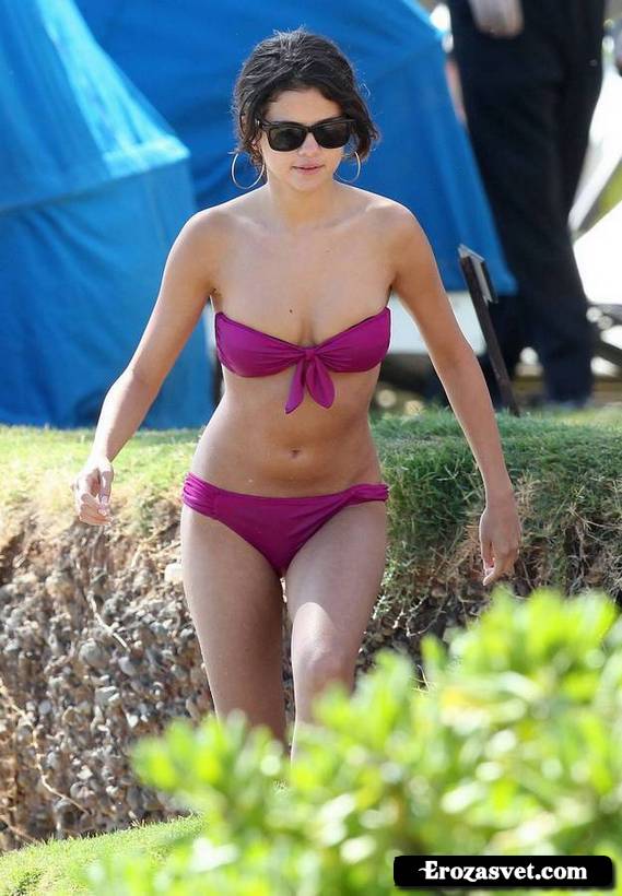 Gomez Selena (Селена Гомес) в голом виде на эро фотографиях