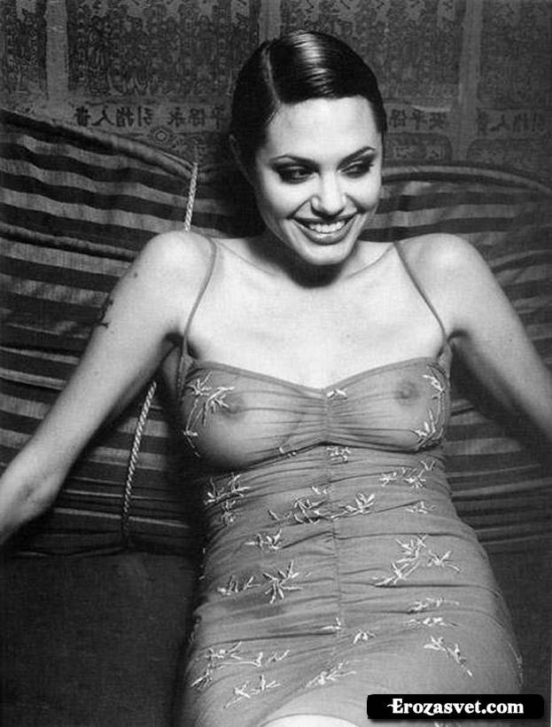 Jolie Angelina (Анджелина Джоли) в обнажённом виде на сексуальных снимках