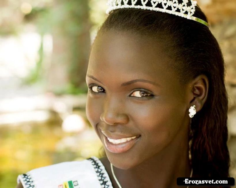 Manuela Mogga Matong - Самая красивая девушка Южного Судана (7 фото)