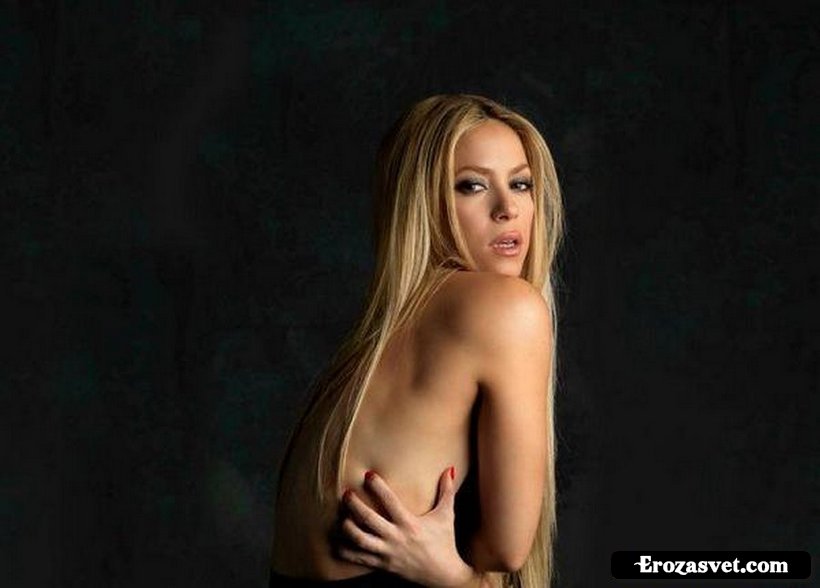 Shakira (Шакира) голышом на секси фото