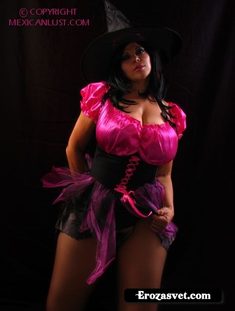 Очаровательная красотка Maritza Mendez Curvy Witch sexy фото