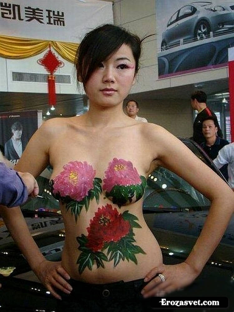 Боди-арт в китайском автошоу (10 фото)
