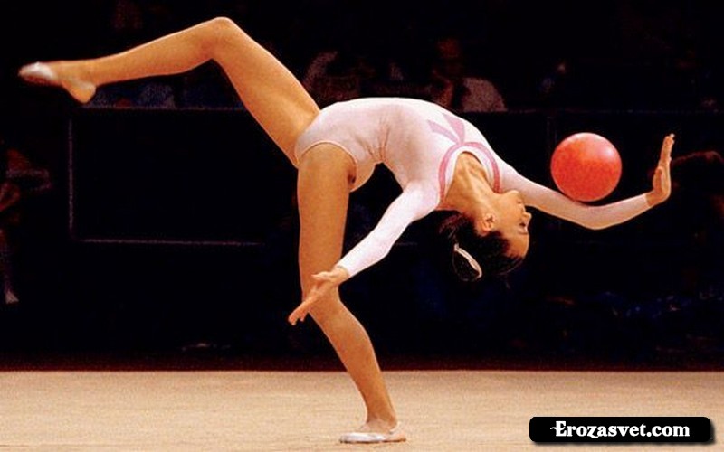 Супер гибкие гимнастки. Как они это делают? (26 фото)