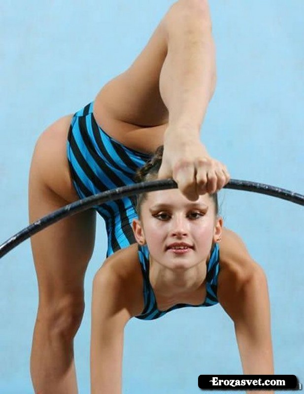 Супер гибкие гимнастки. Как они это делают? (26 фото)