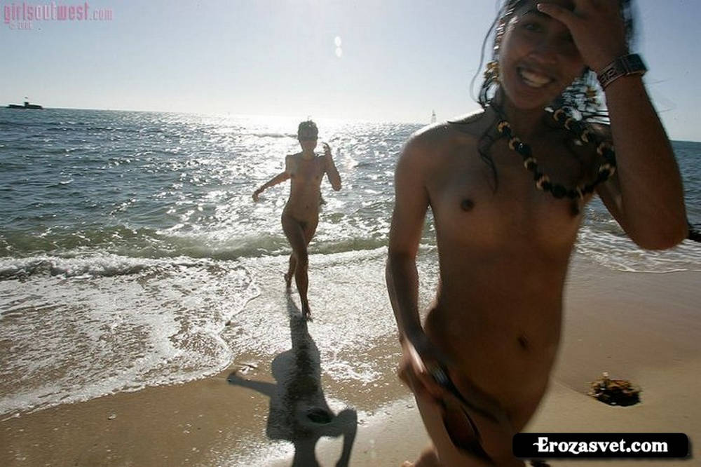Три muchachas на Диком пляже (25 фото)