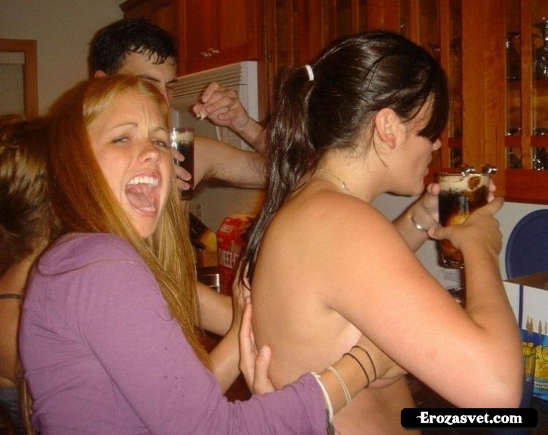 Пьяные девушки на вечеринках (15 фото)