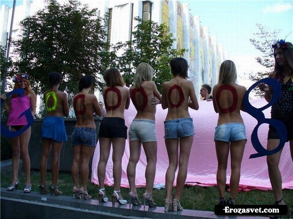 Как украинские девушки протестуют против распространения порно в интернете (6 фото)
