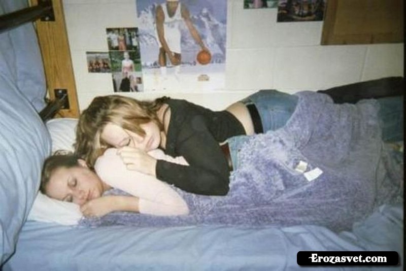 Подсмотренные фото спящих девушек