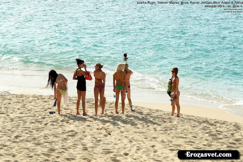 Сексуальные девушки на пляже