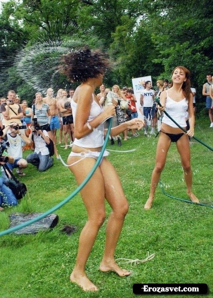 Конкурс «Мисс мокрая футболка» состоялся недавно в Киеве (22 фото)