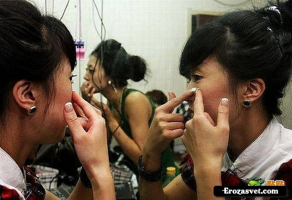 Китайские танцоры и реальность их жизни (9 фото)